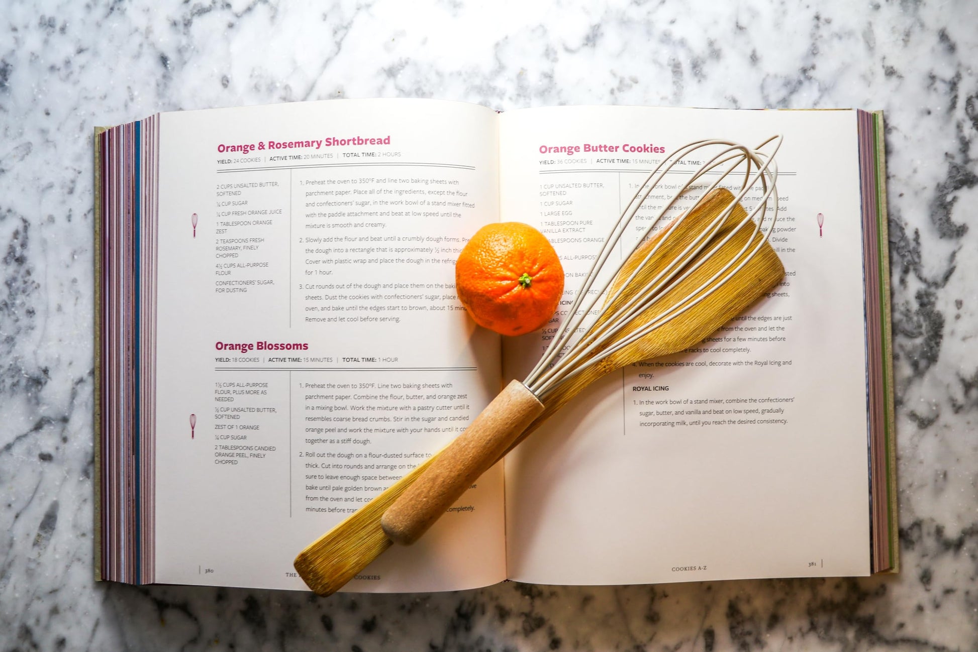 The Encyclopedia of Cookies: Over 500 Tasty Recipes for Cookie Lovers of All Ages (Encyclopedia Cookbooks)