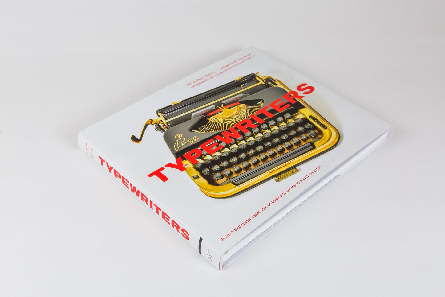 Typewriters: Iconic Machines from the Golden Age of Mechanical Writing (Writers Books, Gifts for Writers, Old-School Typewriters)