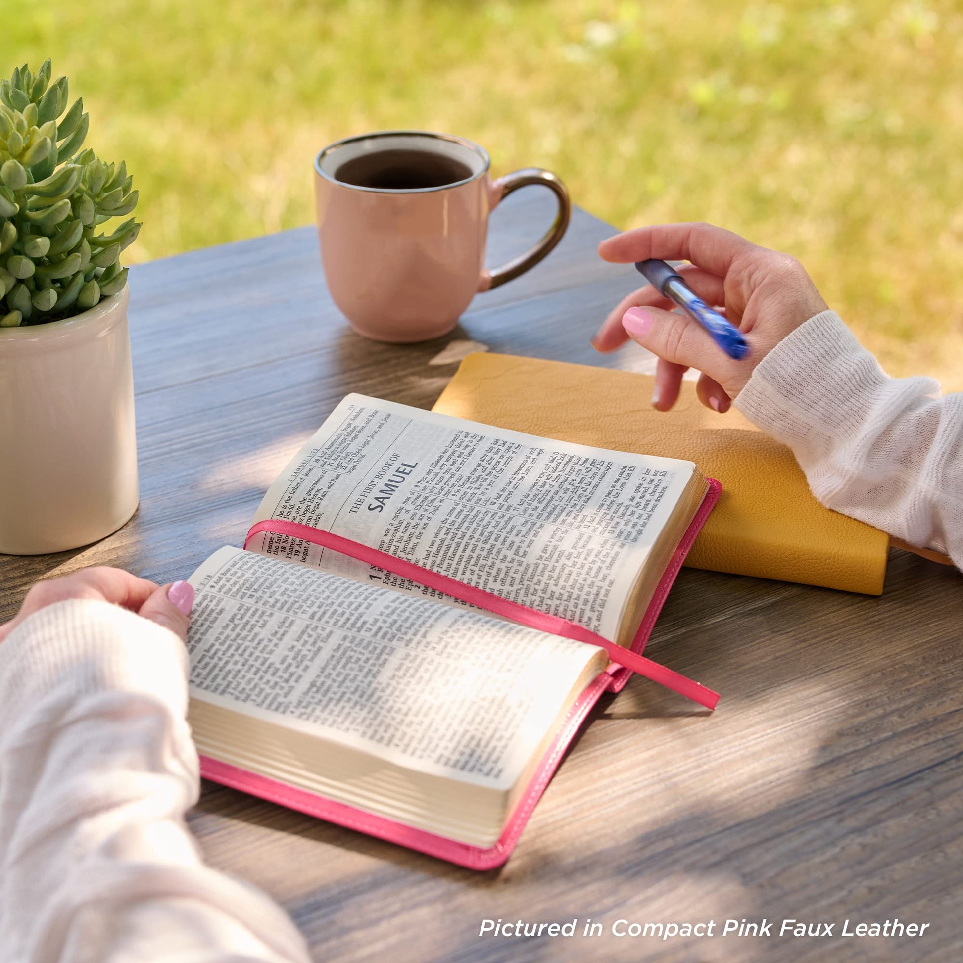 KJV Holy Bible, Compact Faux Leather Red Letter Edition - Ribbon Marker, King James Version, Black Faux Leather, Zipper Closure (KJV Compact Editions)