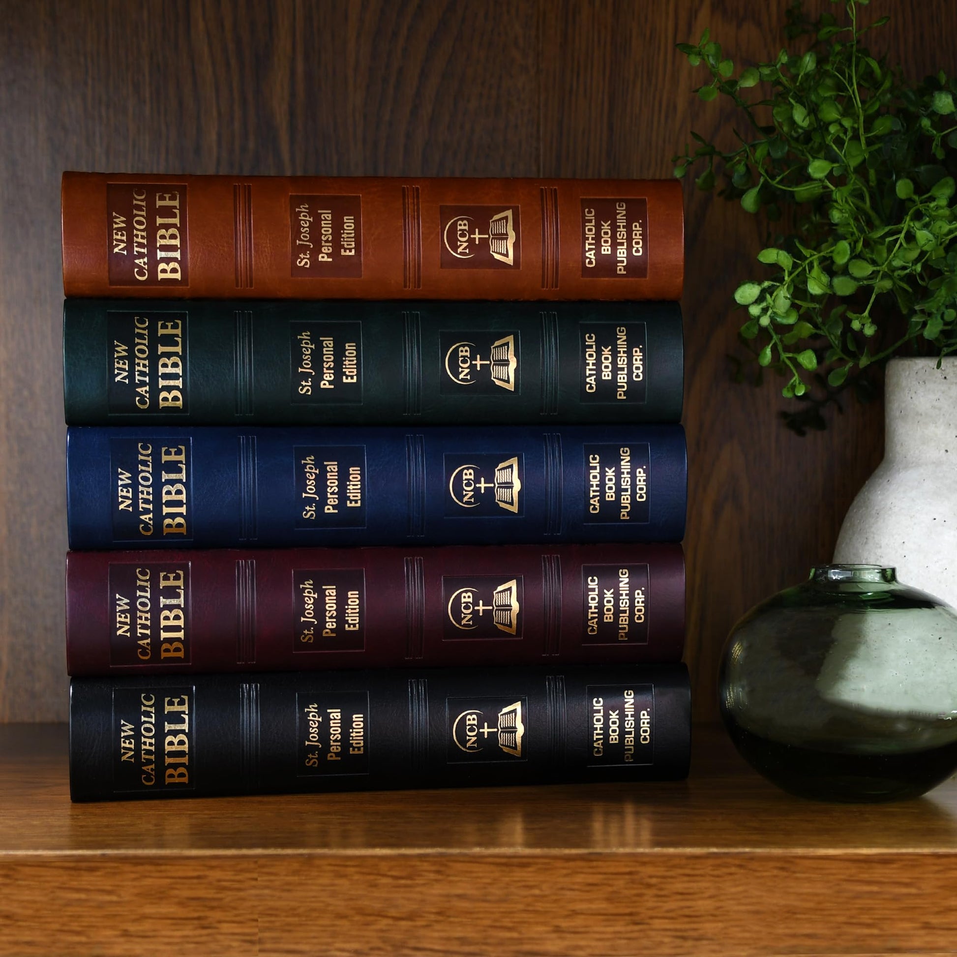 New Catholic Bible-Medium Print (Burgundy)