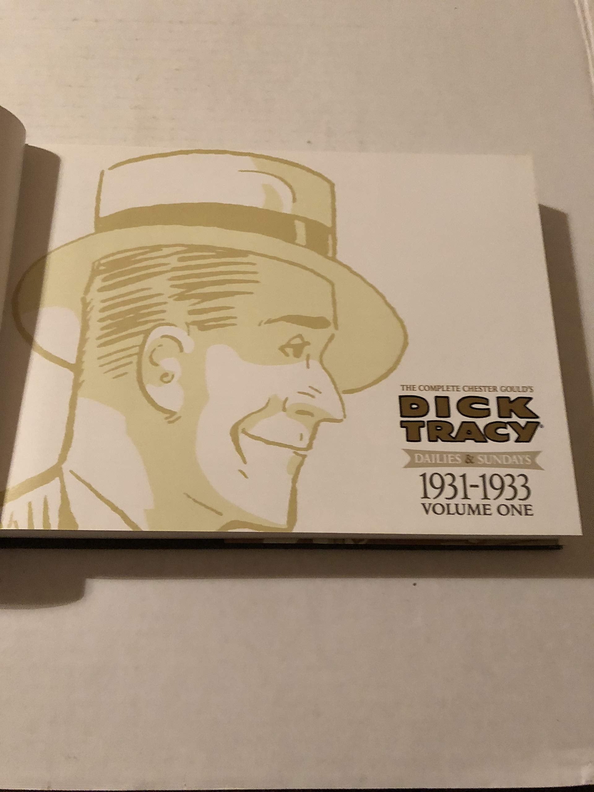 Complete Chester Gould's Dick Tracy Volume 1