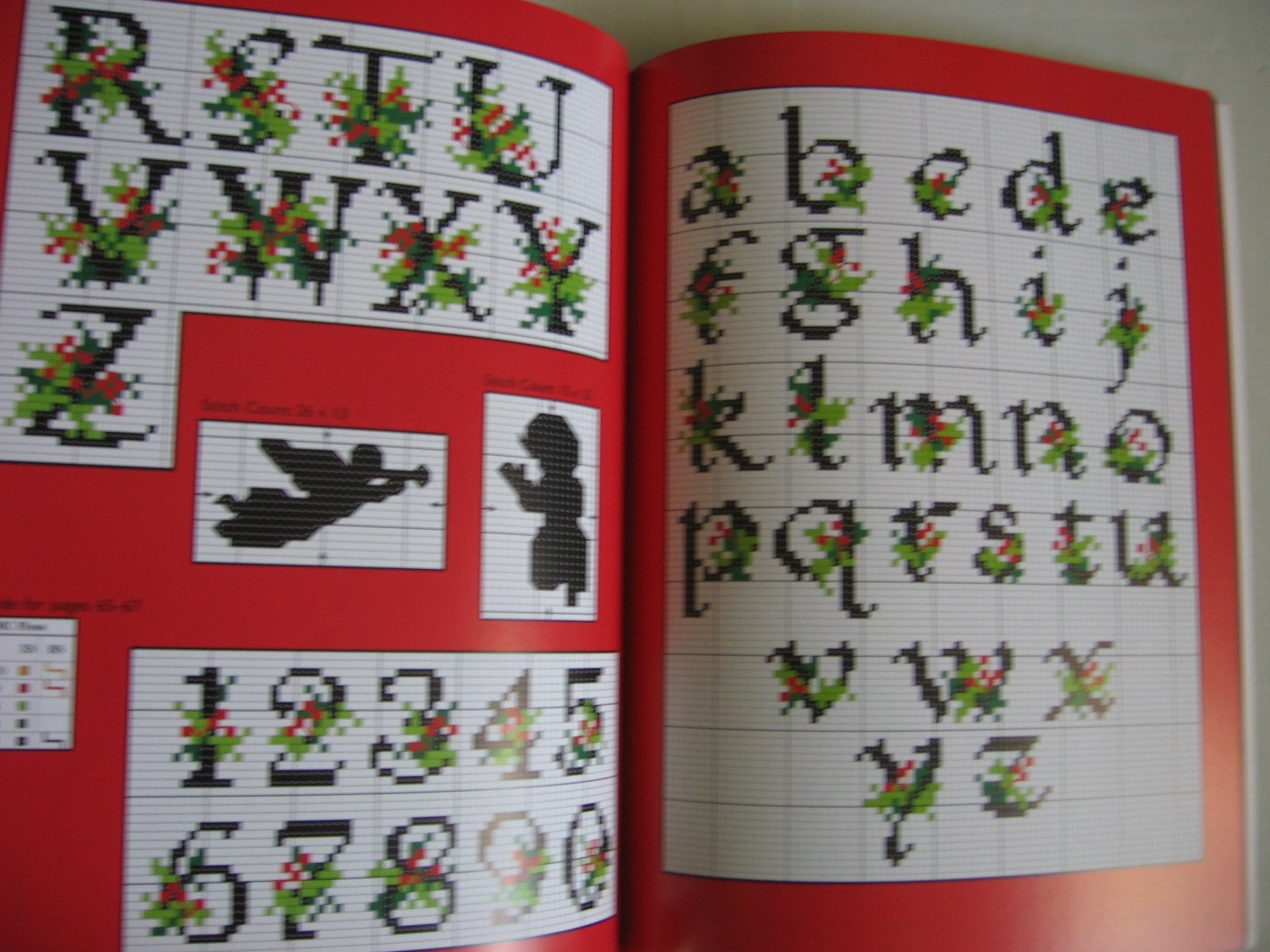 Donna Kooler's 555 Christmas Cross-Stitch Designs