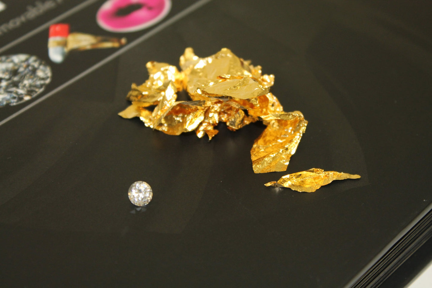 Theodore Gray's Elements Vault: Treasures of the Periodic Table with Removable Archival Documents and Real Element Samples - Including Pure Gold!