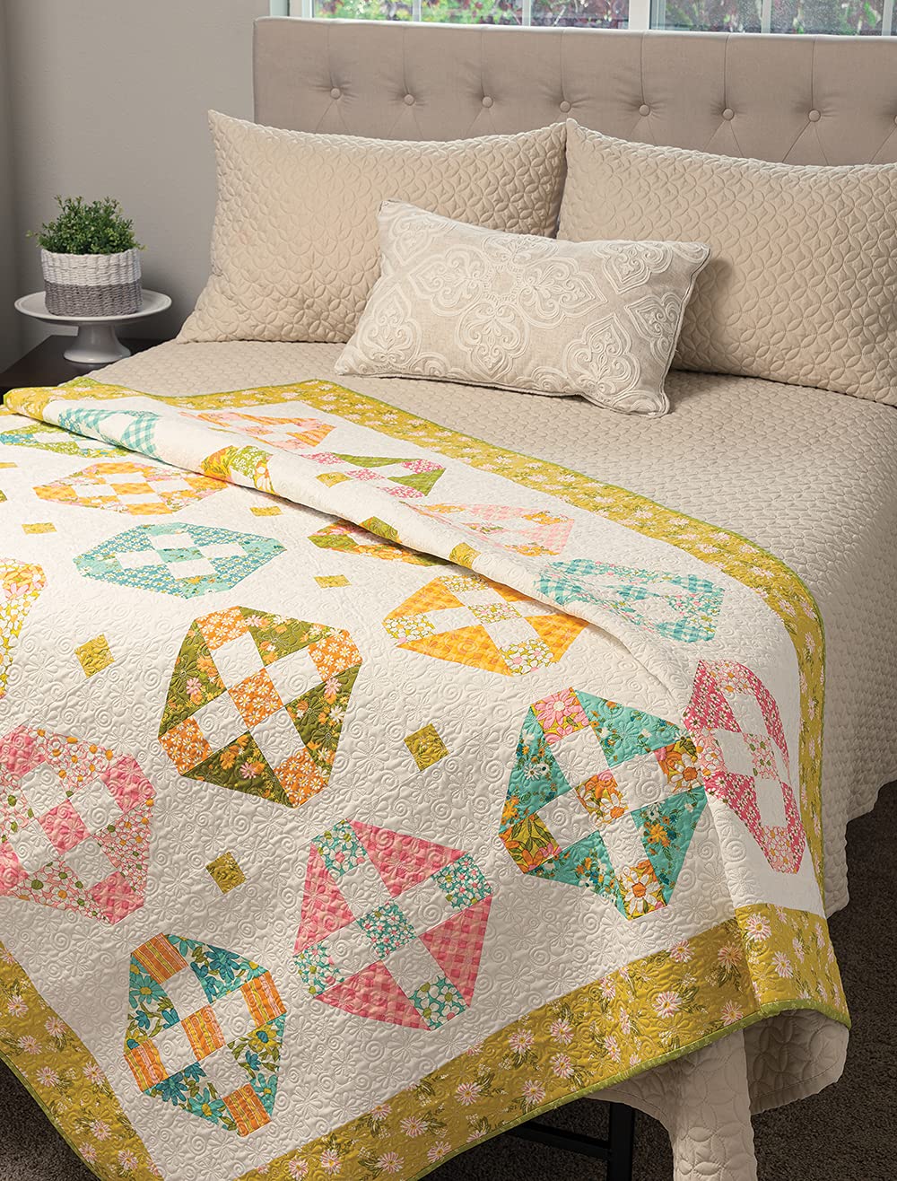Home & Hearth: Quilts and More to Cozy Up Your Decor (A Quilting Life)