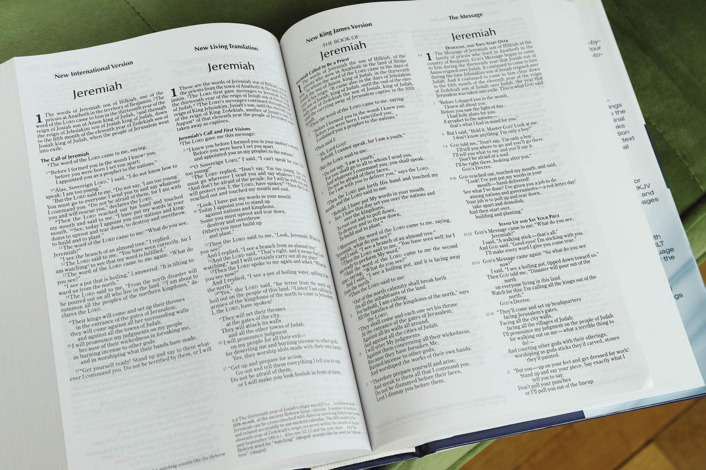 NIV, NKJV, NLT, The Message, Contemporary Comparative Parallel Bible, Hardcover: The Worlds Bestselling Bible Paired with Three Contemporary Versions