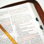 Biblia RVR 1960 letra grande tamao manual cremallera e ndice canela nombres de Dios / Spanish Bible RV60 Handy Size Large Print Brown Names of God Index Zi (Spanish Edition)