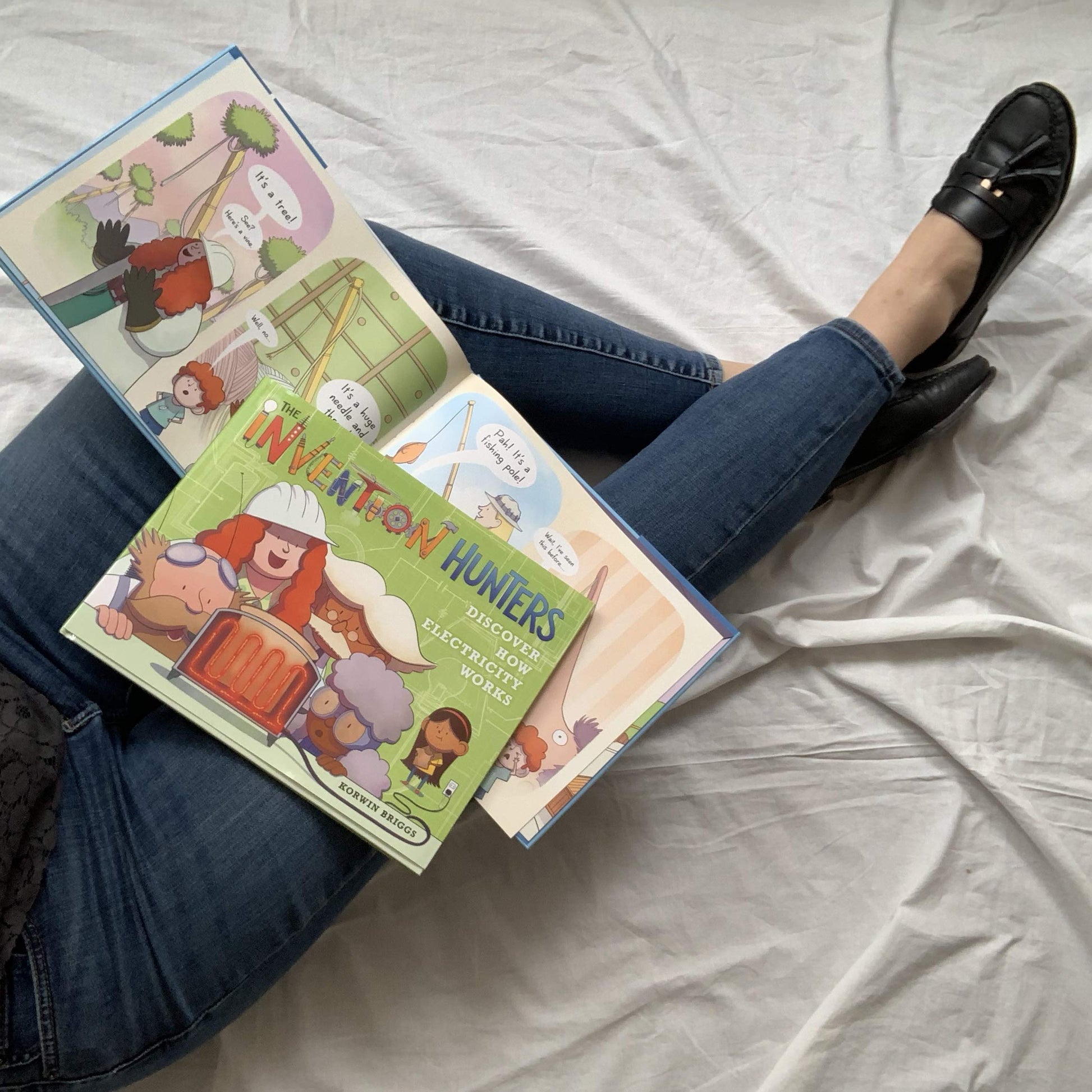 The Invention Hunters Discover How Electricity Works (The Invention Hunters, 2)