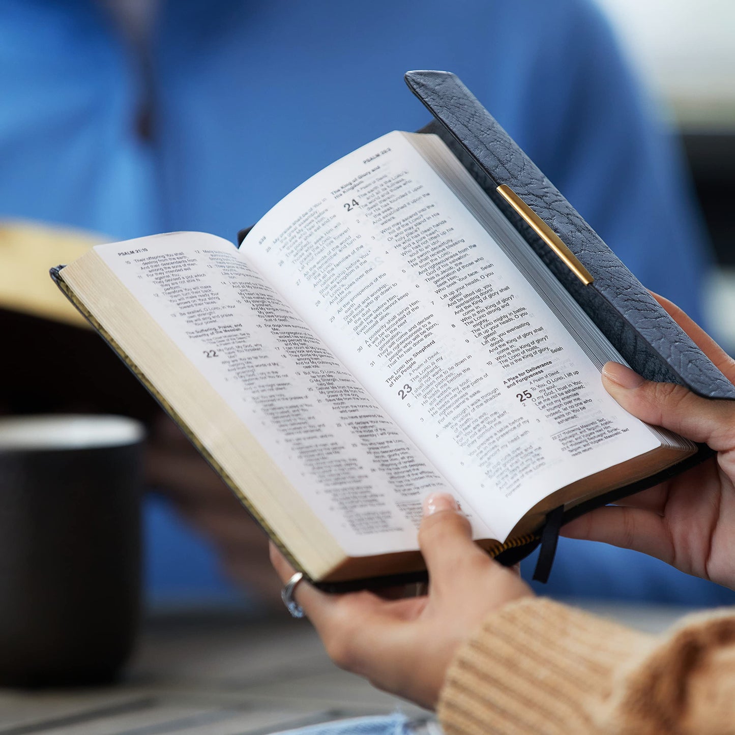 NKJV Companion Bible: Snap Flap