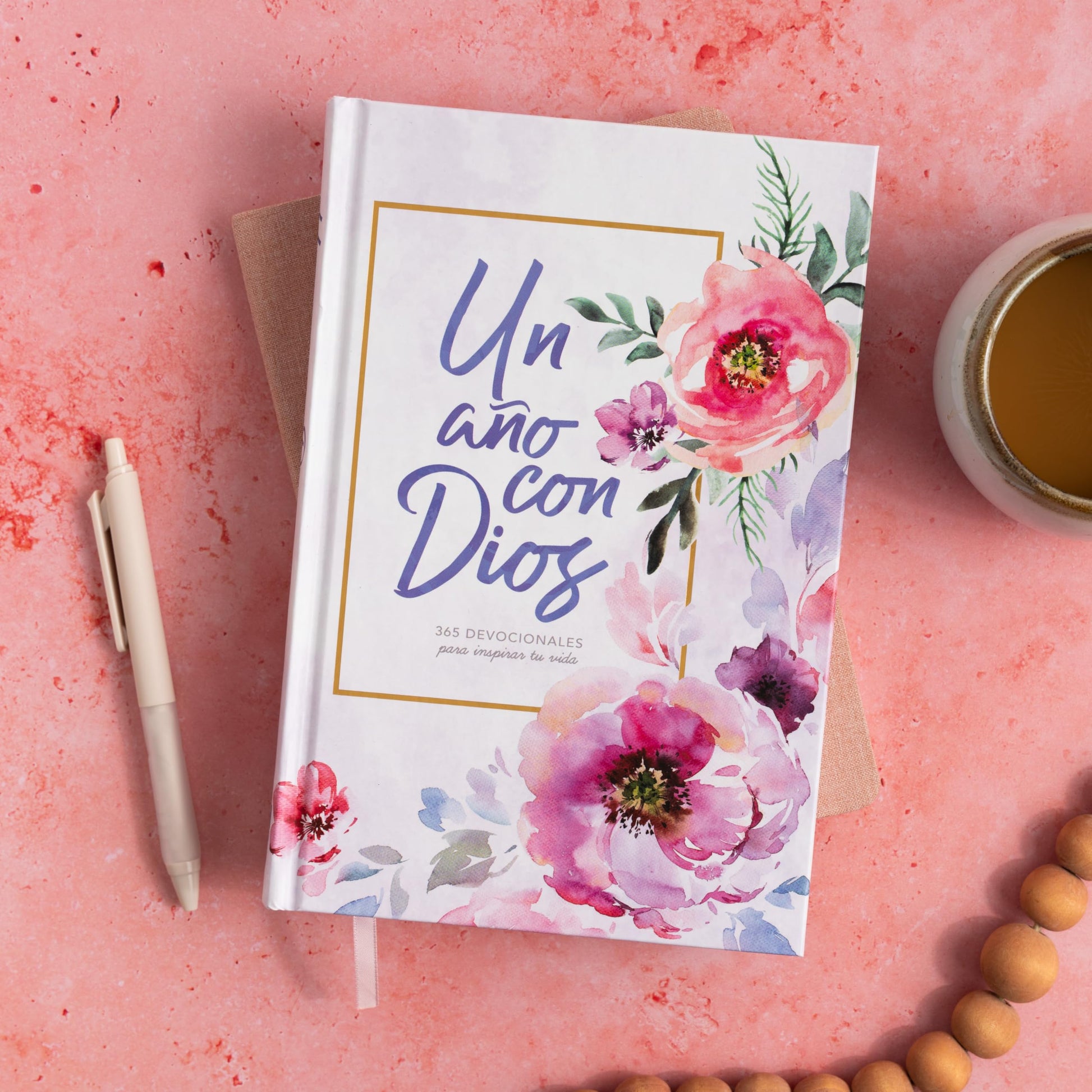 Un ao con Dios: 365 devocionales para inspirar tu vida  A Year With God: 365 Devotions to Inspire Your Life (Spanish Edition)