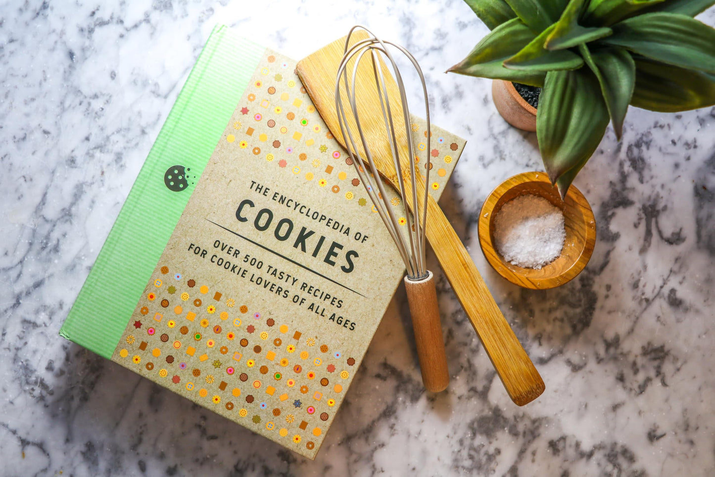 The Encyclopedia of Cookies: Over 500 Tasty Recipes for Cookie Lovers of All Ages (Encyclopedia Cookbooks)