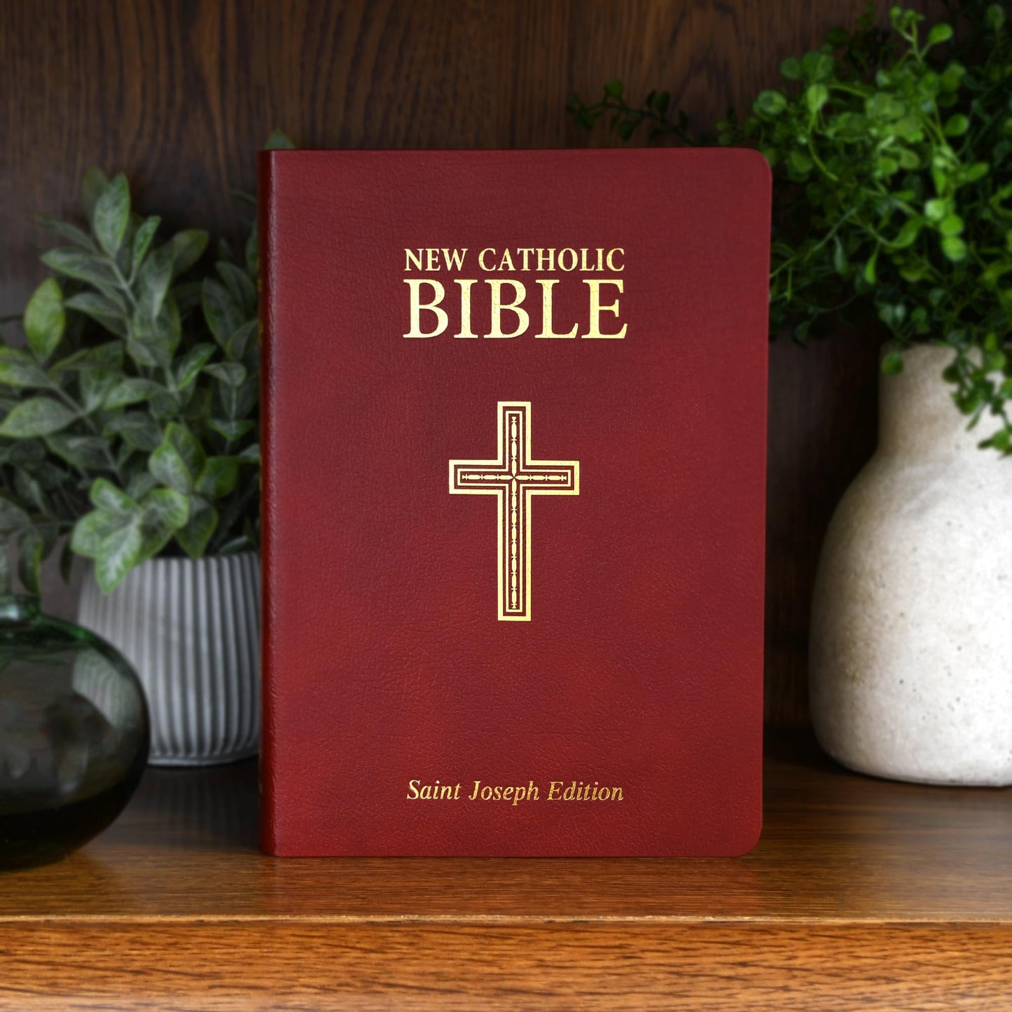 New Catholic Bible-Medium Print (Burgundy)