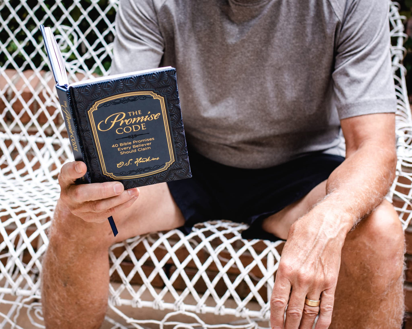 The Promise Code: 40 Bible Promises Every Believer Should Claim (The Code Series)