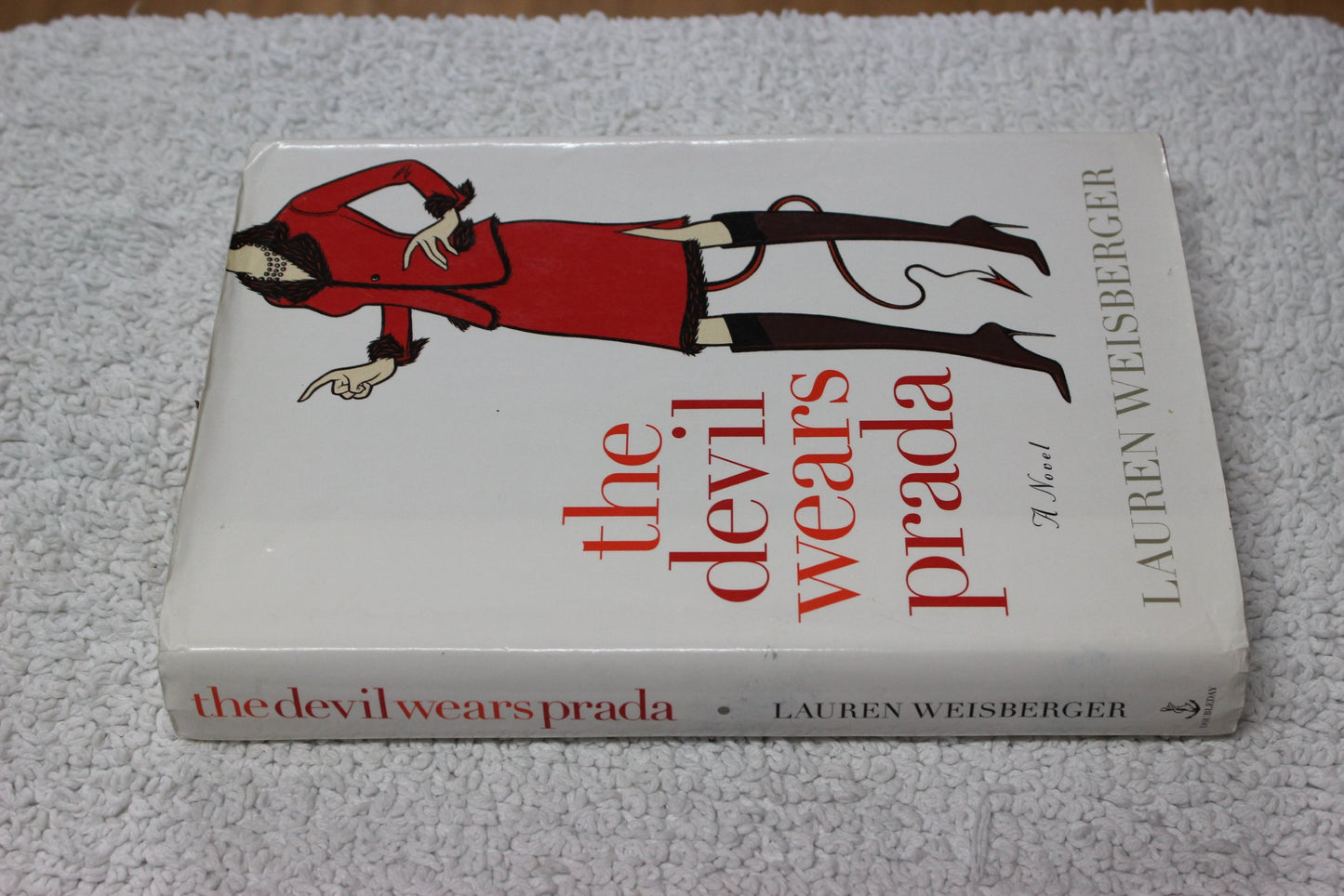 The Devil Wears Prada: A Novel by Weisberger, Lauren