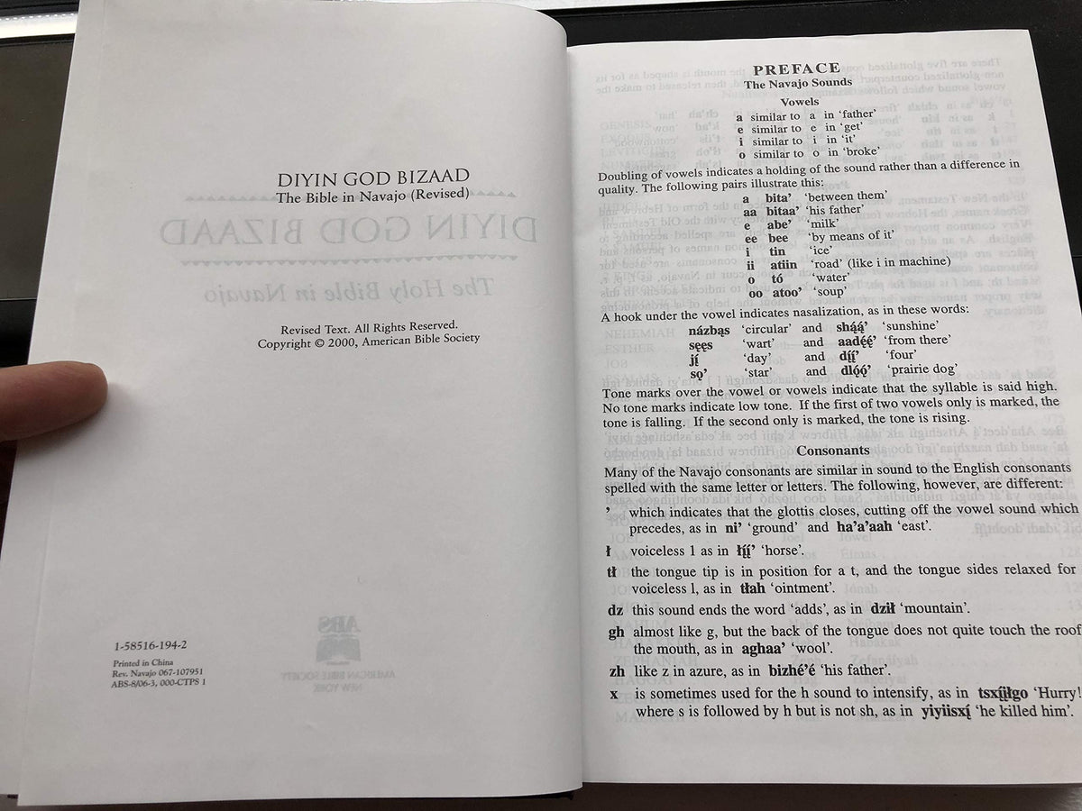 Diyin God Bizaad - Navajo Bible