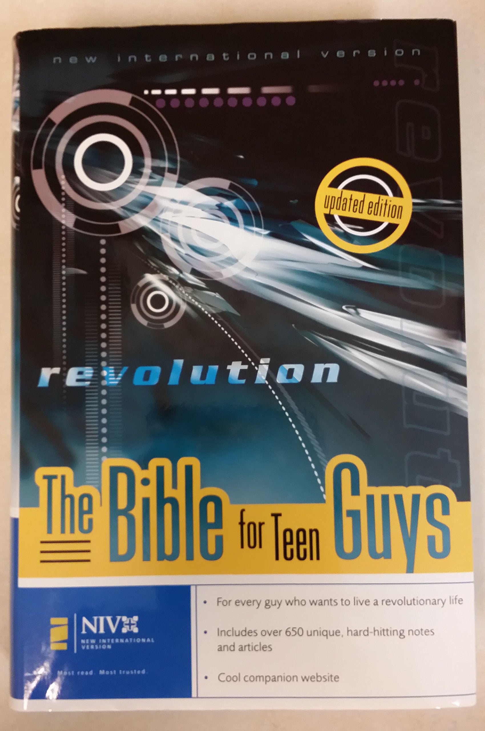 NIV Revolution: The Bible for Teen Guys: Updated Edition