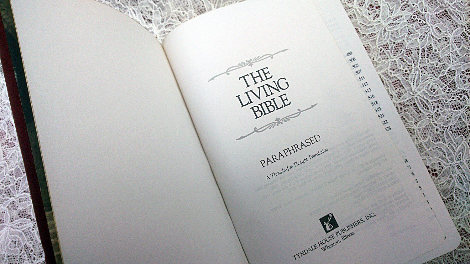 The Living Bible: Deluxe Award Edition (Burgundy Leatherette)
