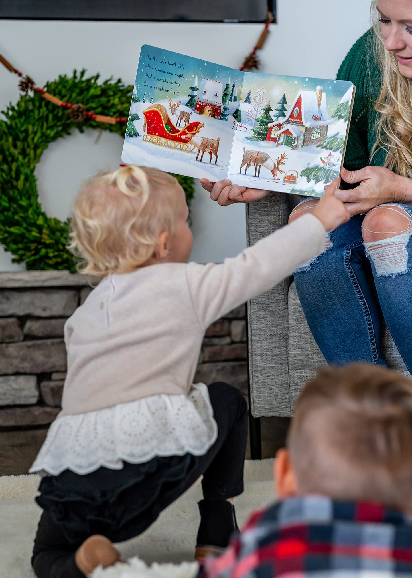 A Christmas Gift for Santa: A Bedtime Book for Little Ones