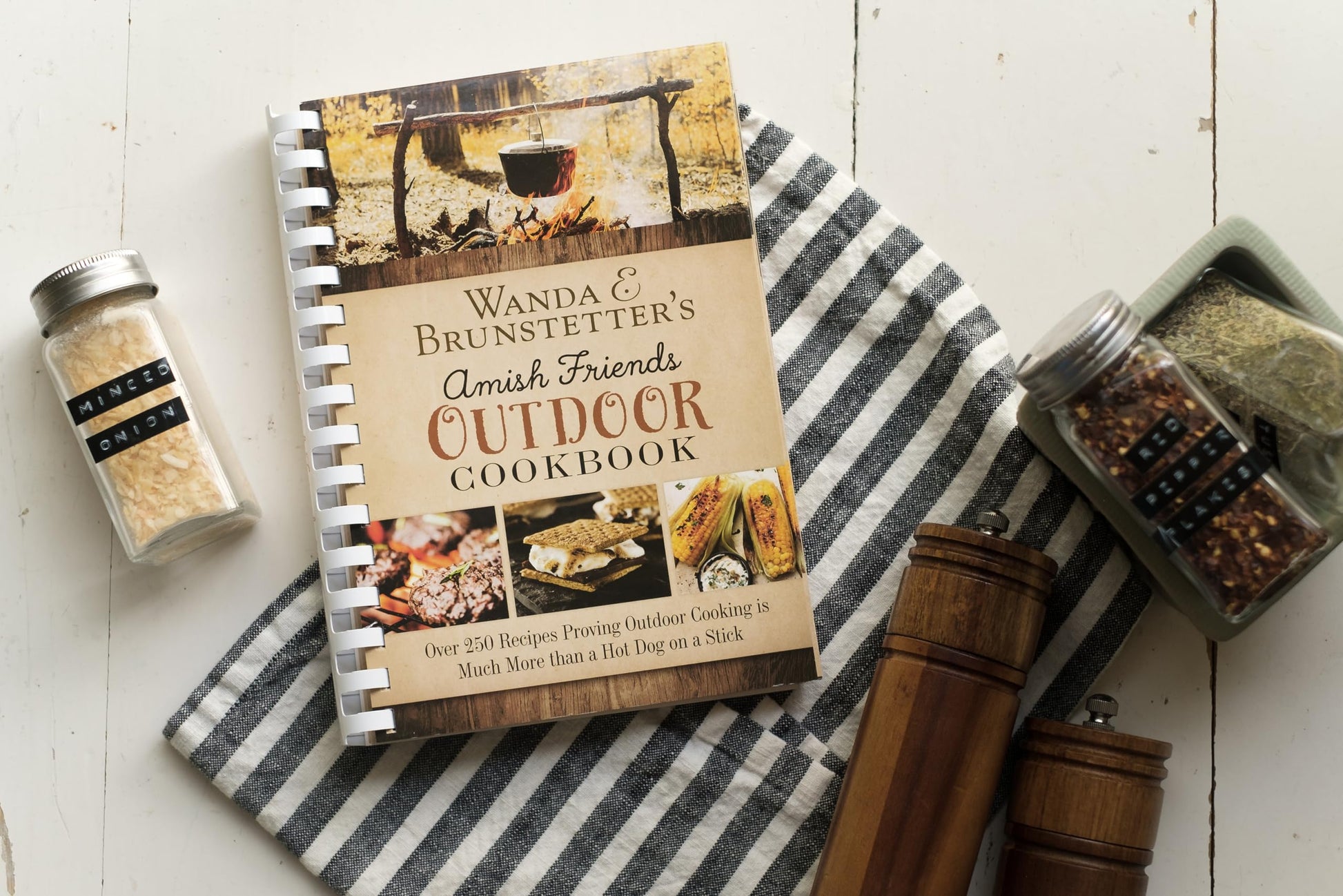 Wanda E. Brunstetter's Amish Friends Outdoor Cookbook: Over 250 Recipes Proving Outdoor Cooking Is Much More Than a Hot Dog on a Stick
