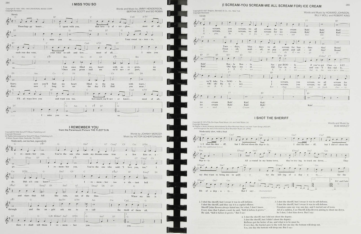 The Ultimate Fake Book (for C Instruments) by Hal Leonard Co
