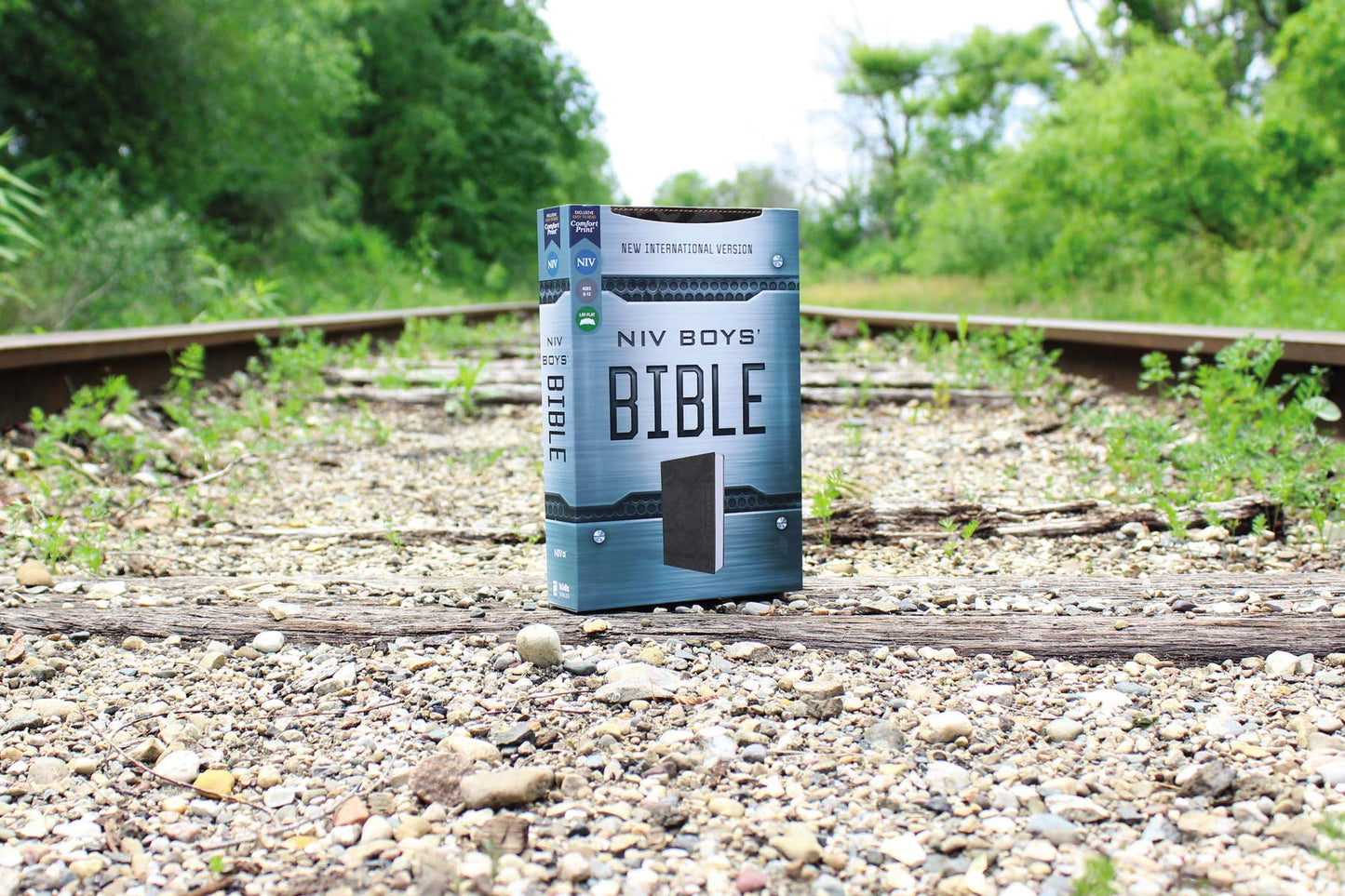 NIV, Boys' Bible, Leathersoft, Brown Camo, Comfort Print: A Foundation for Lifelong Faith and Learning for Boys Ages 8-12
