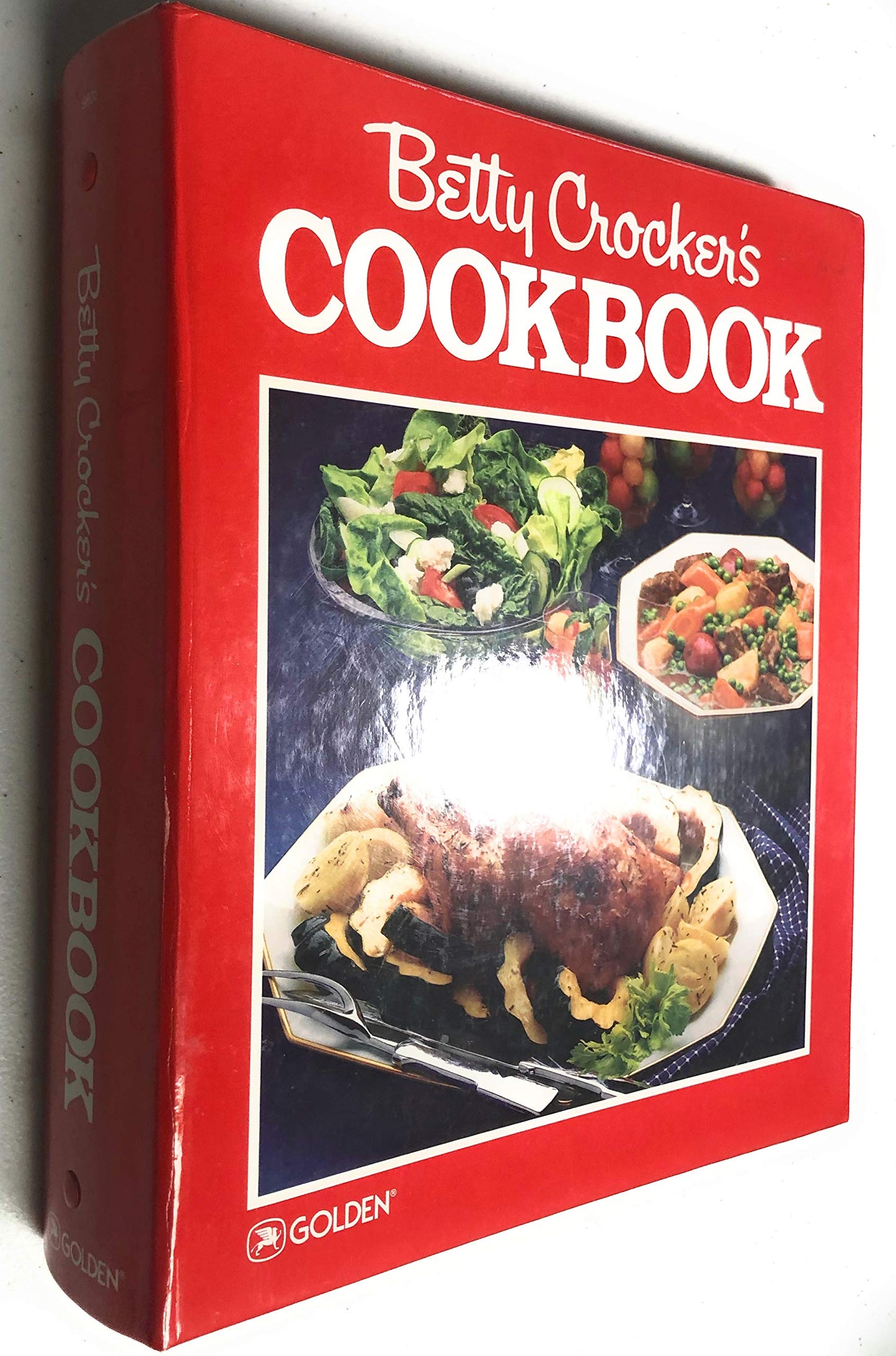 Betty Crocker's Cookbook (5-Ring Binder) by Miakarts Books