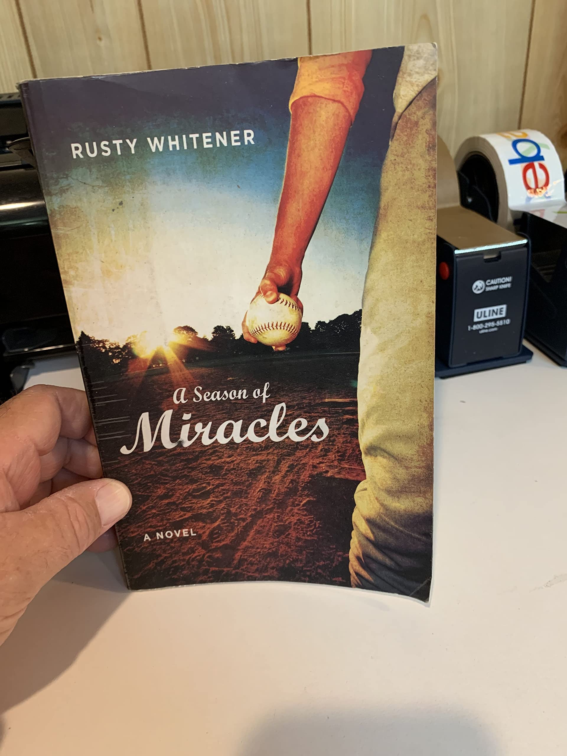A Season of Miracles: A Novel