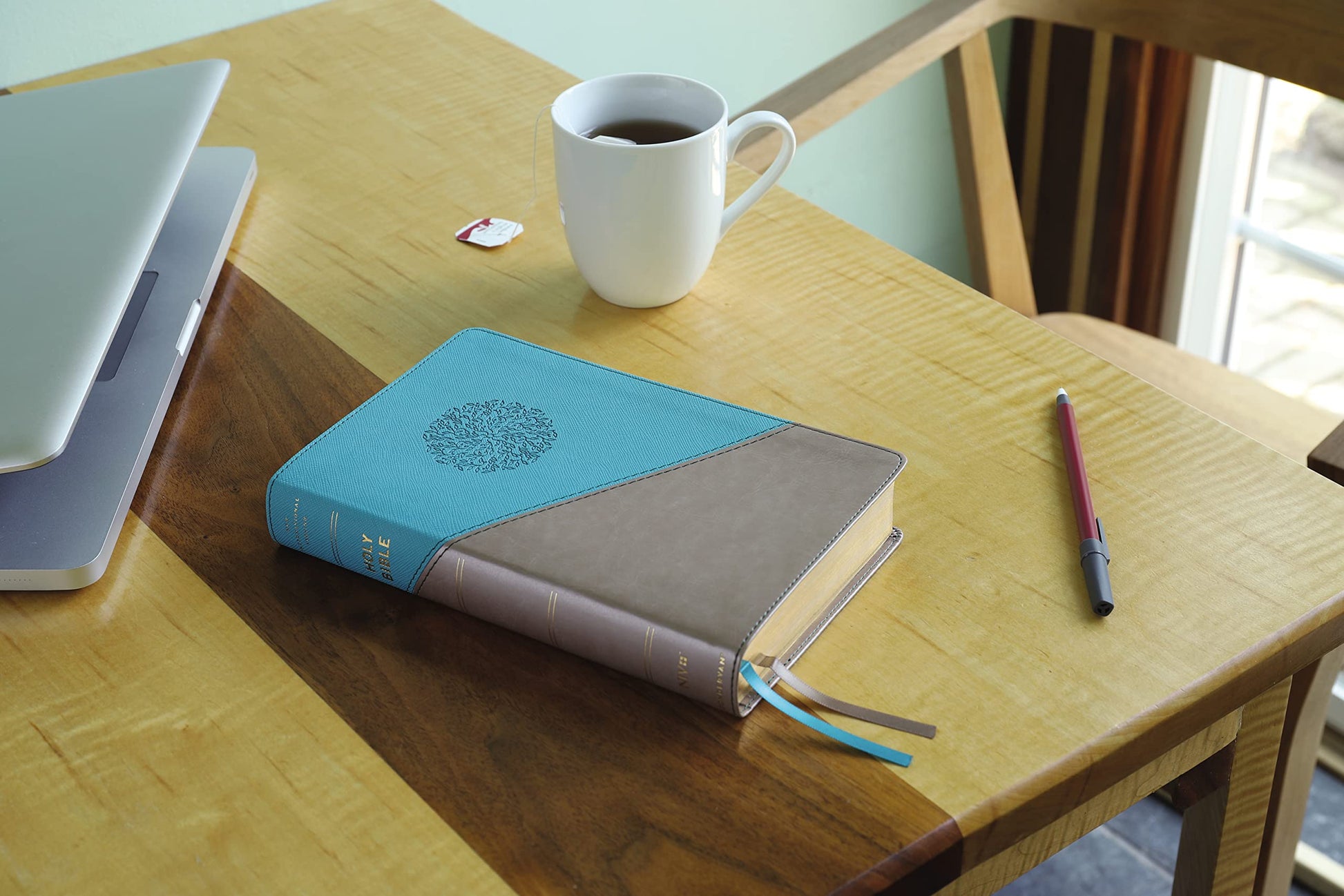 NIV, Personal Size Bible, Large Print, Leathersoft, Teal/Gold, Red Letter, Thumb Indexed, Comfort Print