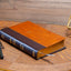Reina Valera 1960 Biblia tem?tica de estudio, marr?n oscuro/marr?n piel fabricada con ?ndice  RVR 1960 Thematic Study Bible, Brown, Bonded Leather with Index (Spanish Edition)