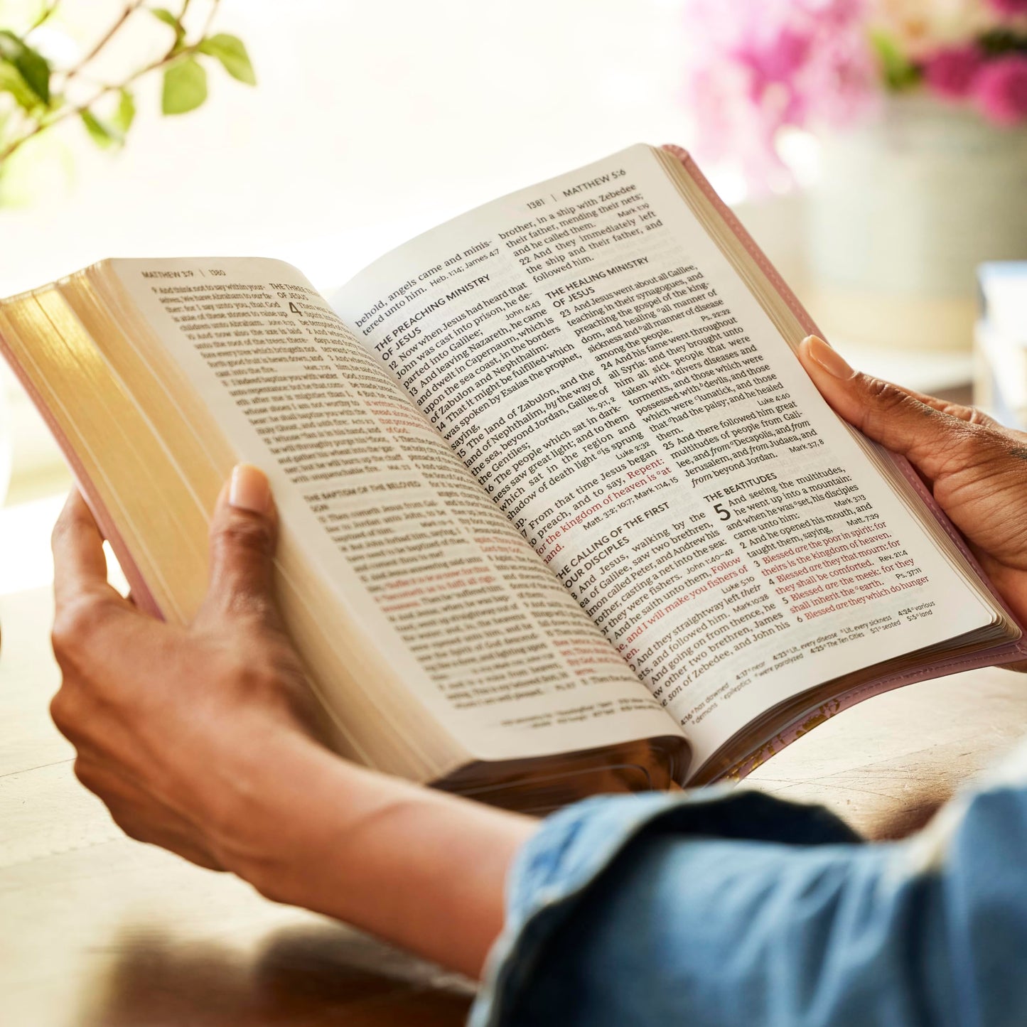 KJV Personal Size Large Print End-of-Verse Reference Bible, Pink Leathersoft, Red Letter, Comfort Print