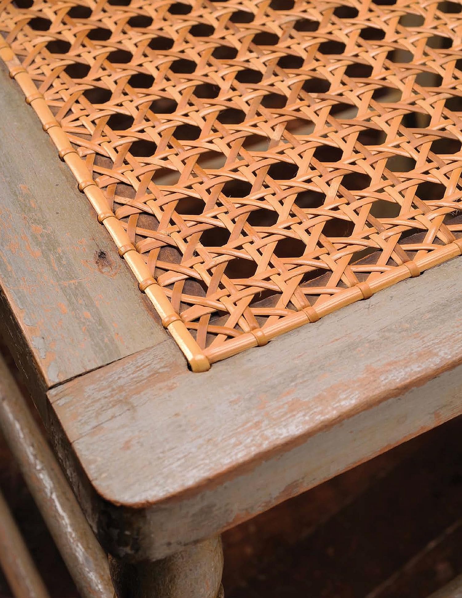 Chair Caning & Seat Weaving Handbook: Illustrated Directions for Cane, Rush, and Tape Seats (Fox Chapel Publishing) Step-by-Step Techniques to Restore and Repair Antique or Worn Out Chairs