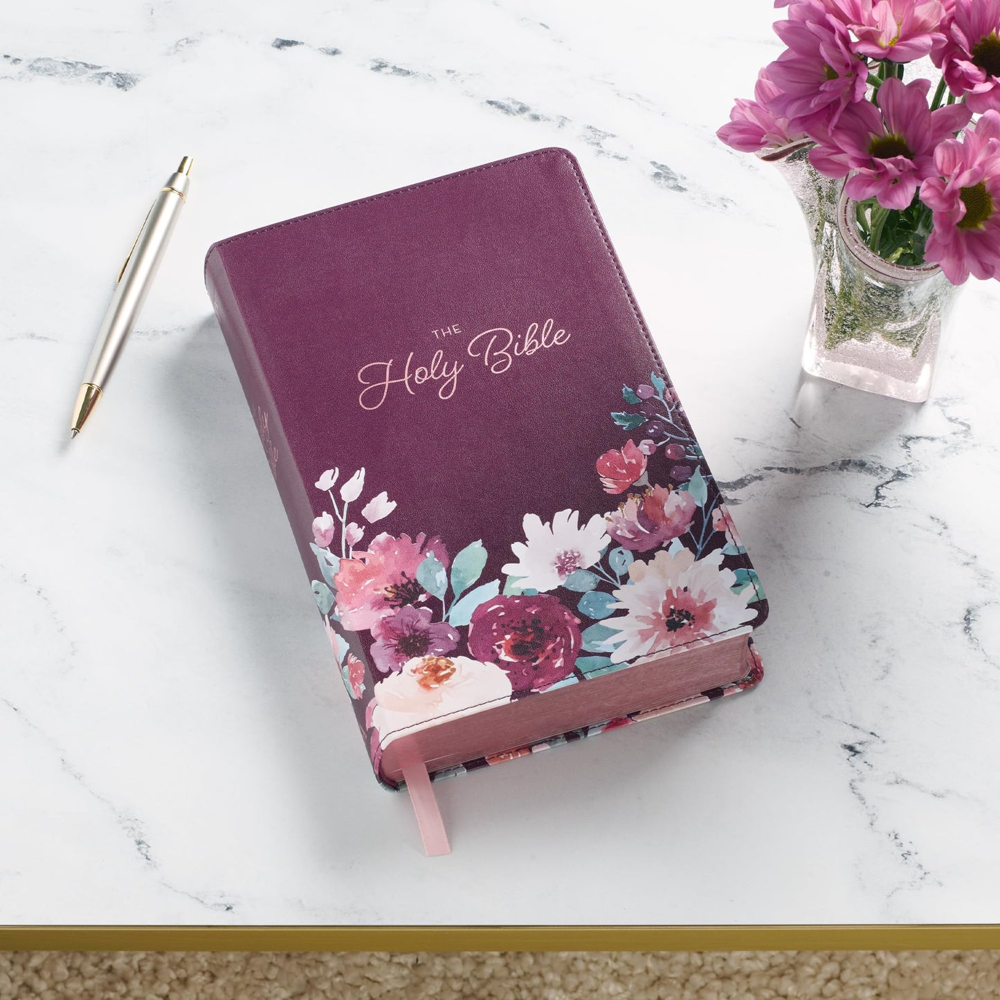 KJV Holy Bible, Giant Print Standard Size Faux Leather Red Letter Edition - Thumb Index & Ribbon Marker, King James Version, Printed Purple Floral (KJV Standard GP Editions)