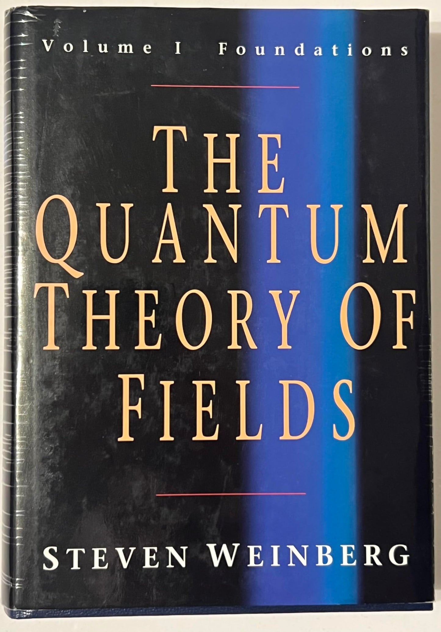 The Quantum Theory of Fields (The Quantum Theory of Fields 3 Volume Hardback Set) (Volume 1)