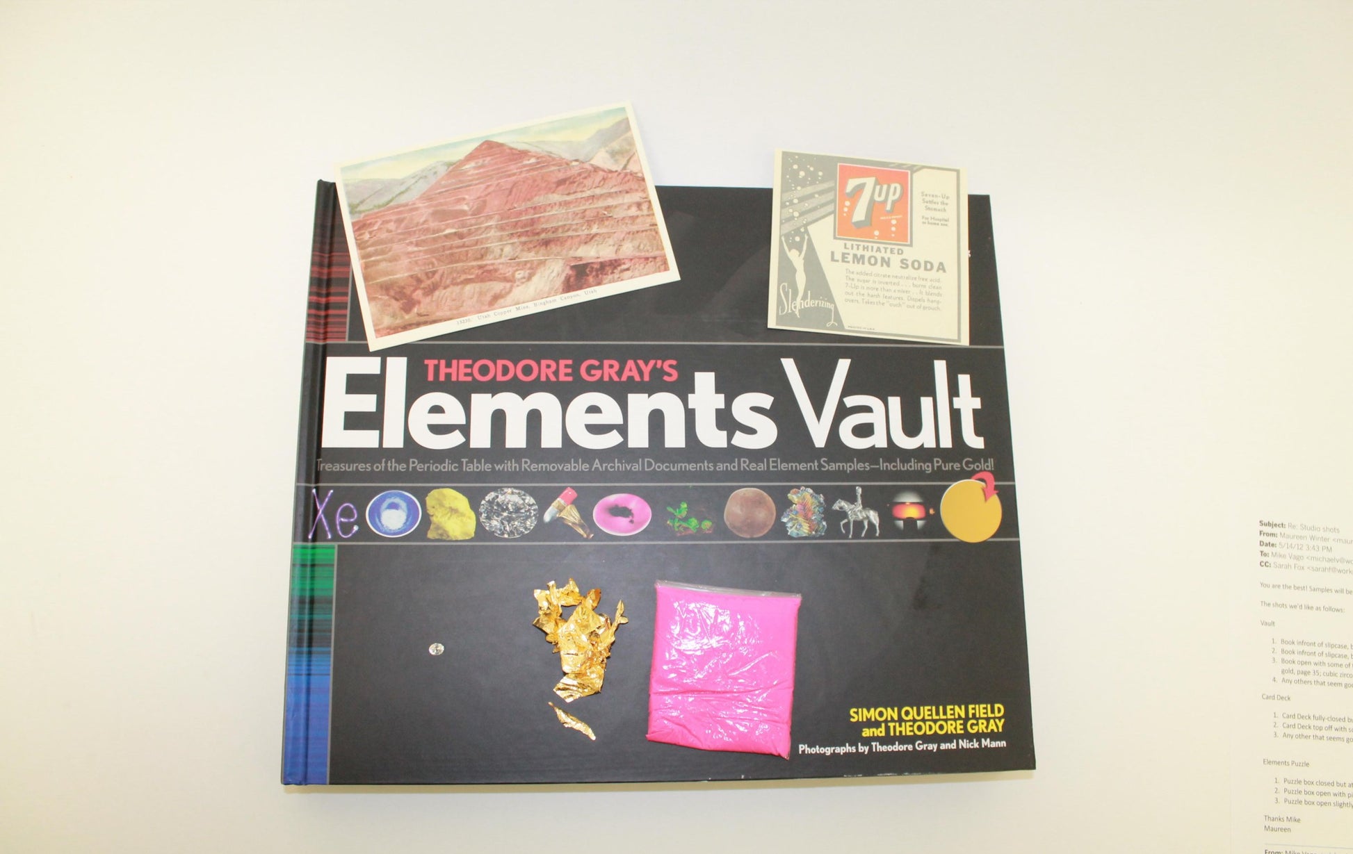 Theodore Gray's Elements Vault: Treasures of the Periodic Table with Removable Archival Documents and Real Element Samples - Including Pure Gold!