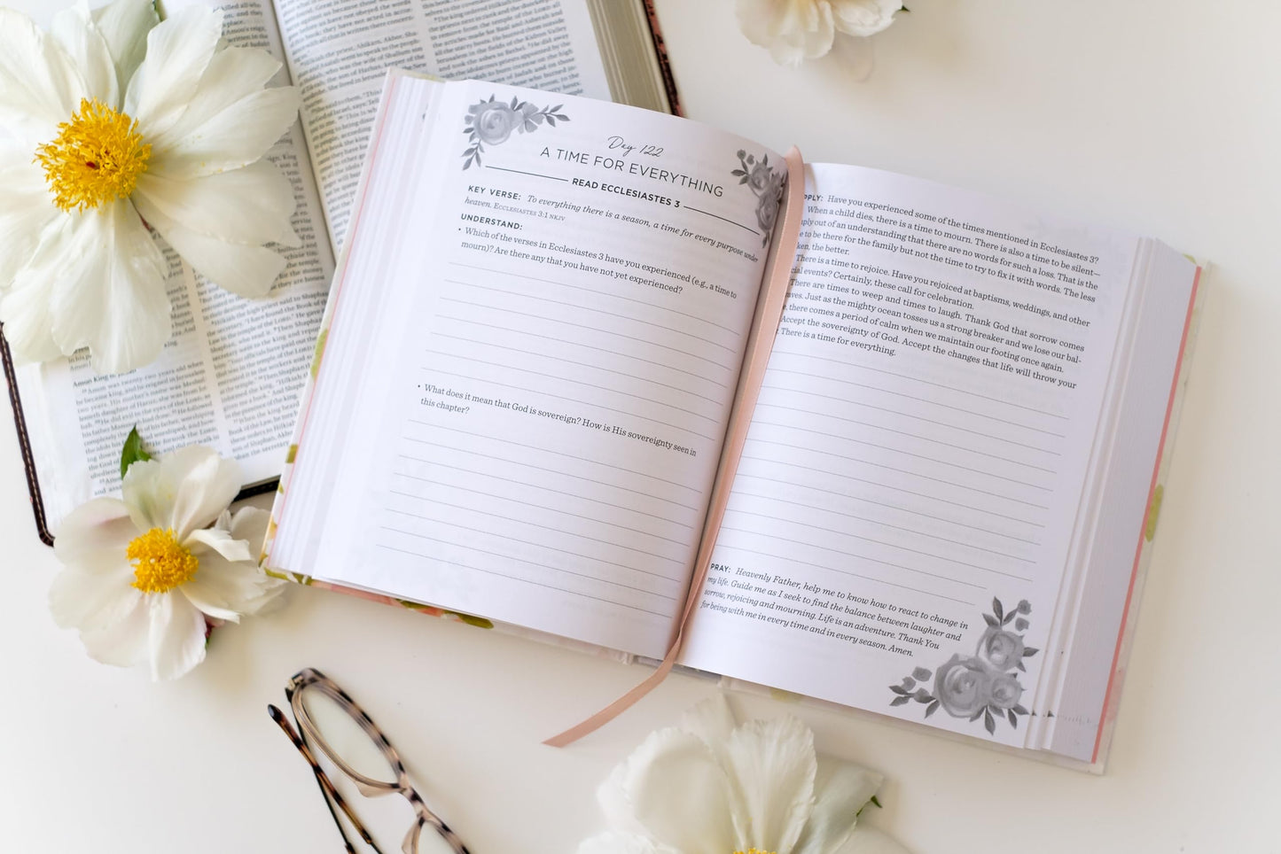 The Daily 5-Minute Bible Study Journal for Women: 365 Encouraging Readings