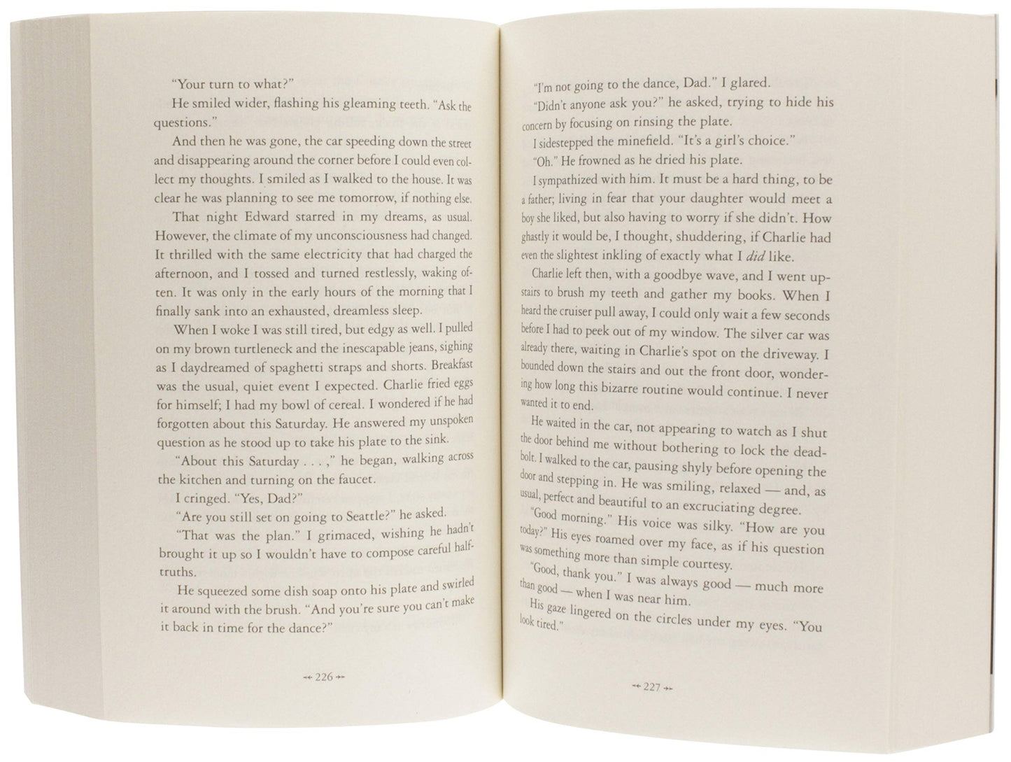 Twilight (The Twilight Saga, Book 1)
