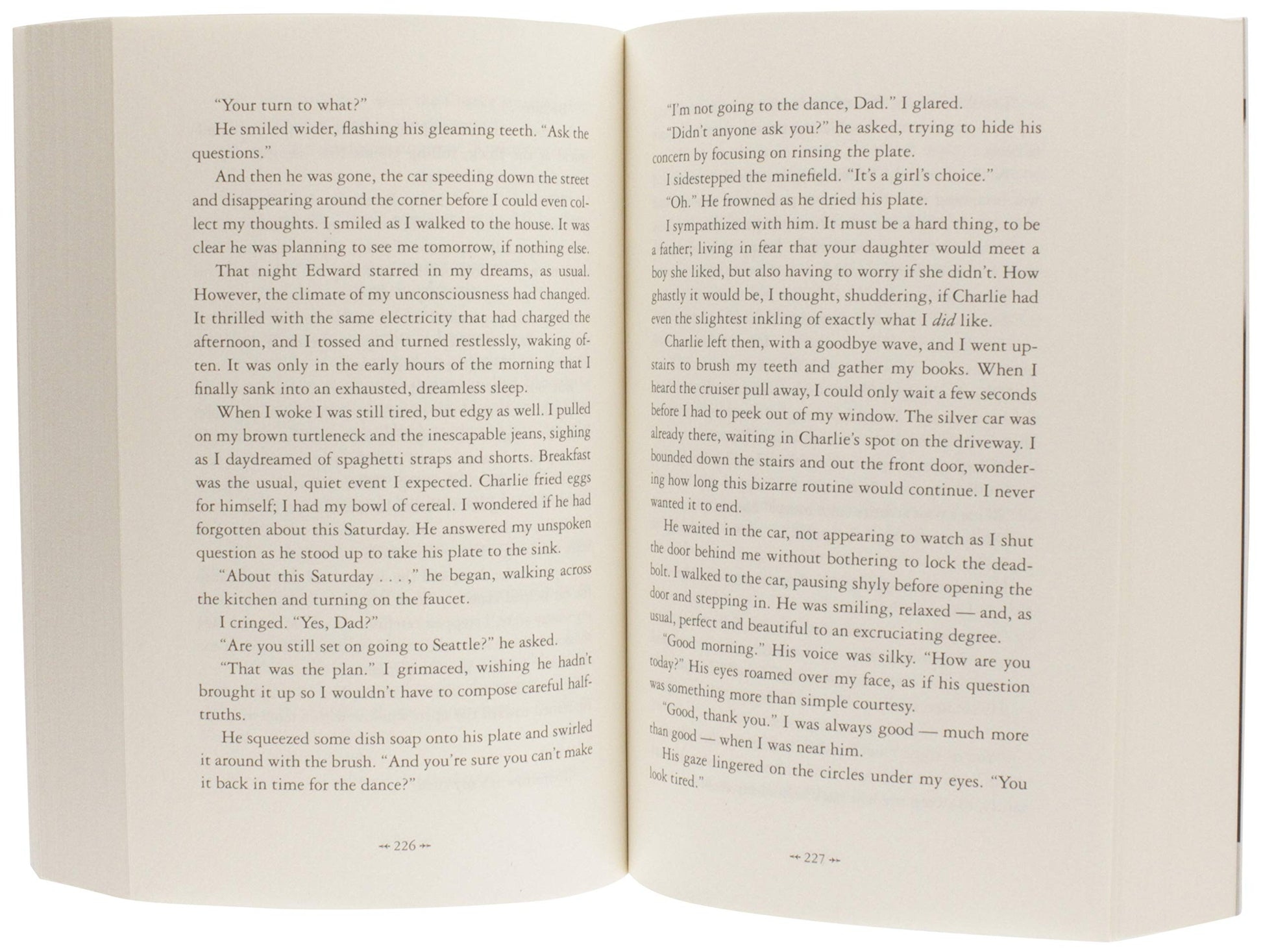 Twilight (The Twilight Saga, Book 1)