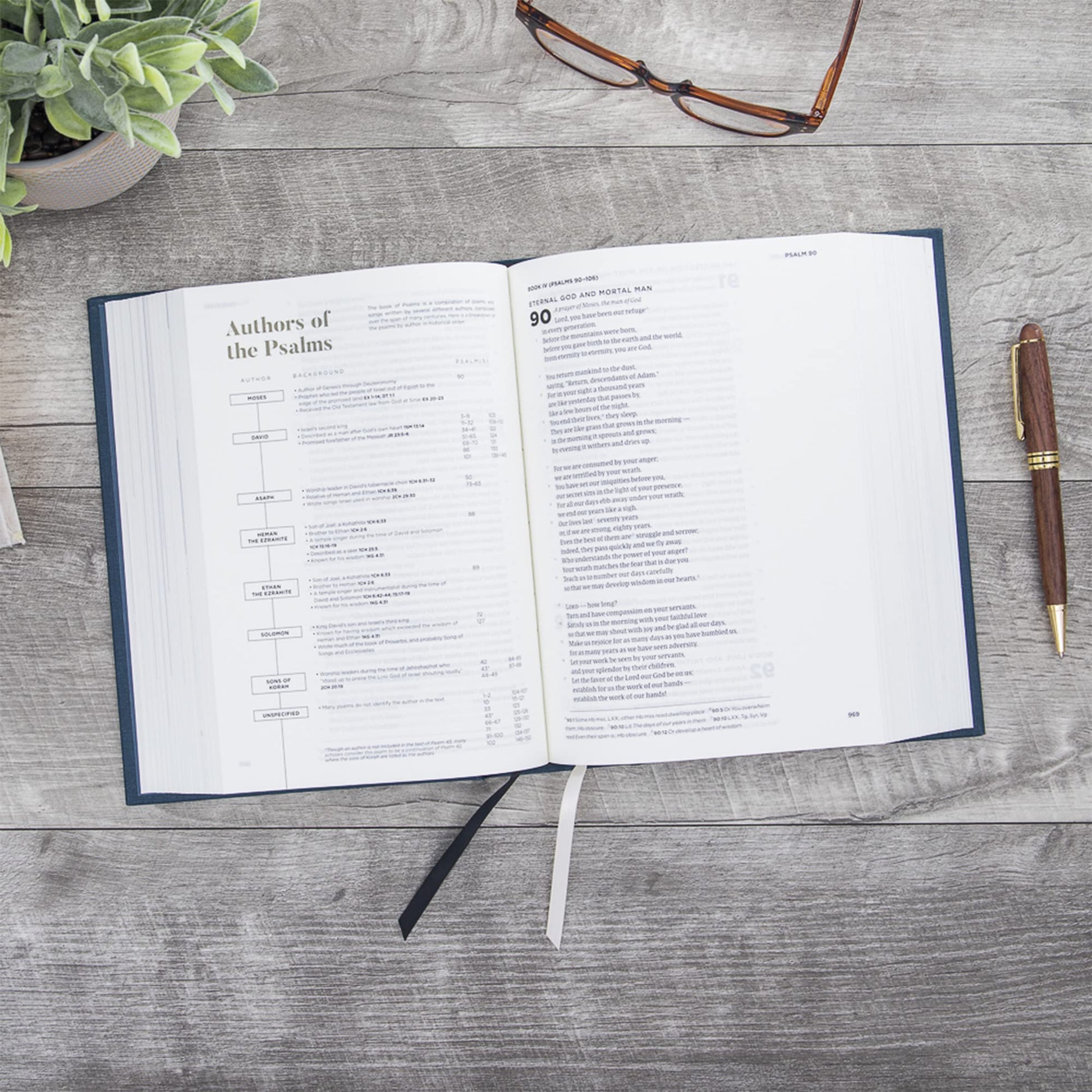 CSB He Reads Truth Bible, Midnight Cloth-Over-Board, Black Letter, Wide Margins, Journaling Space, Study Tools, Reading Plans, Maps, Charts, Easy-to-Read Bible Serif Type
