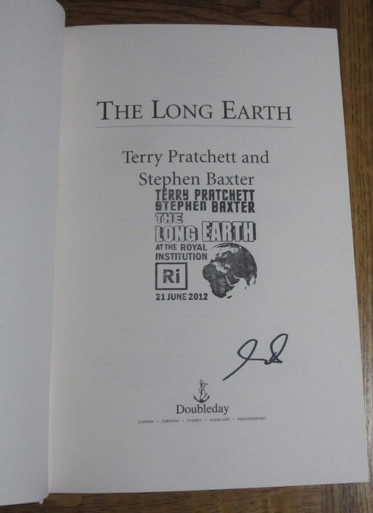 The Long Earth (Long Earth, 1)