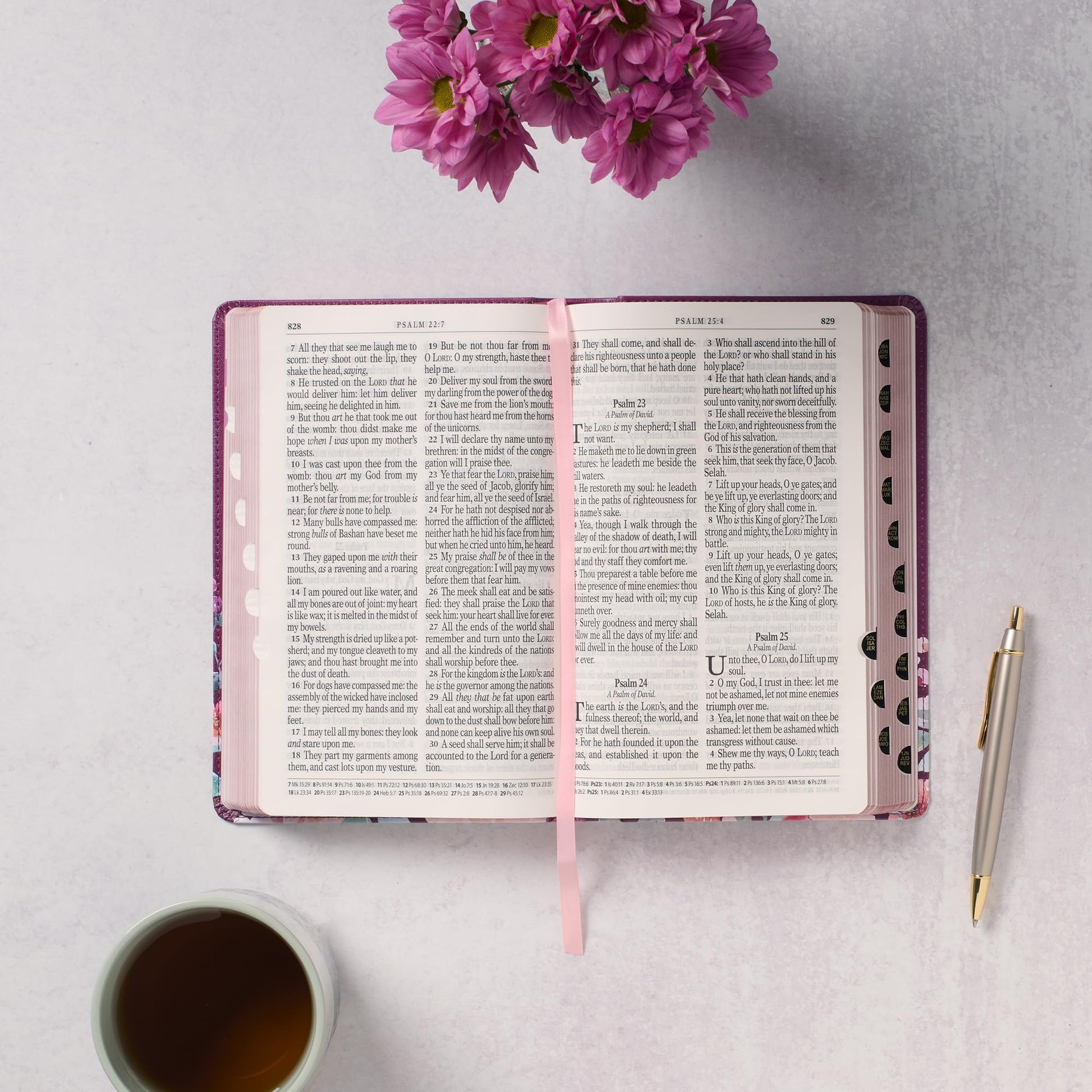 KJV Holy Bible, Giant Print Standard Size Faux Leather Red Letter Edition - Thumb Index & Ribbon Marker, King James Version, Printed Purple Floral (KJV Standard GP Editions)