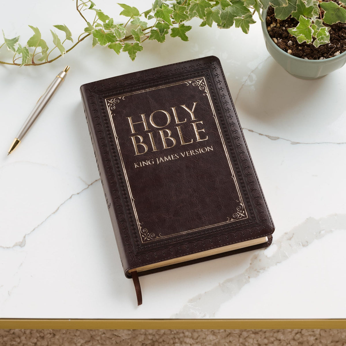 KJV Holy Bible, Thinline Large Print Faux Leather Red Letter Edition Thumb Index & Ribbon Marker, King James Version, Dark Brown (KJV Thinline LP Editions)