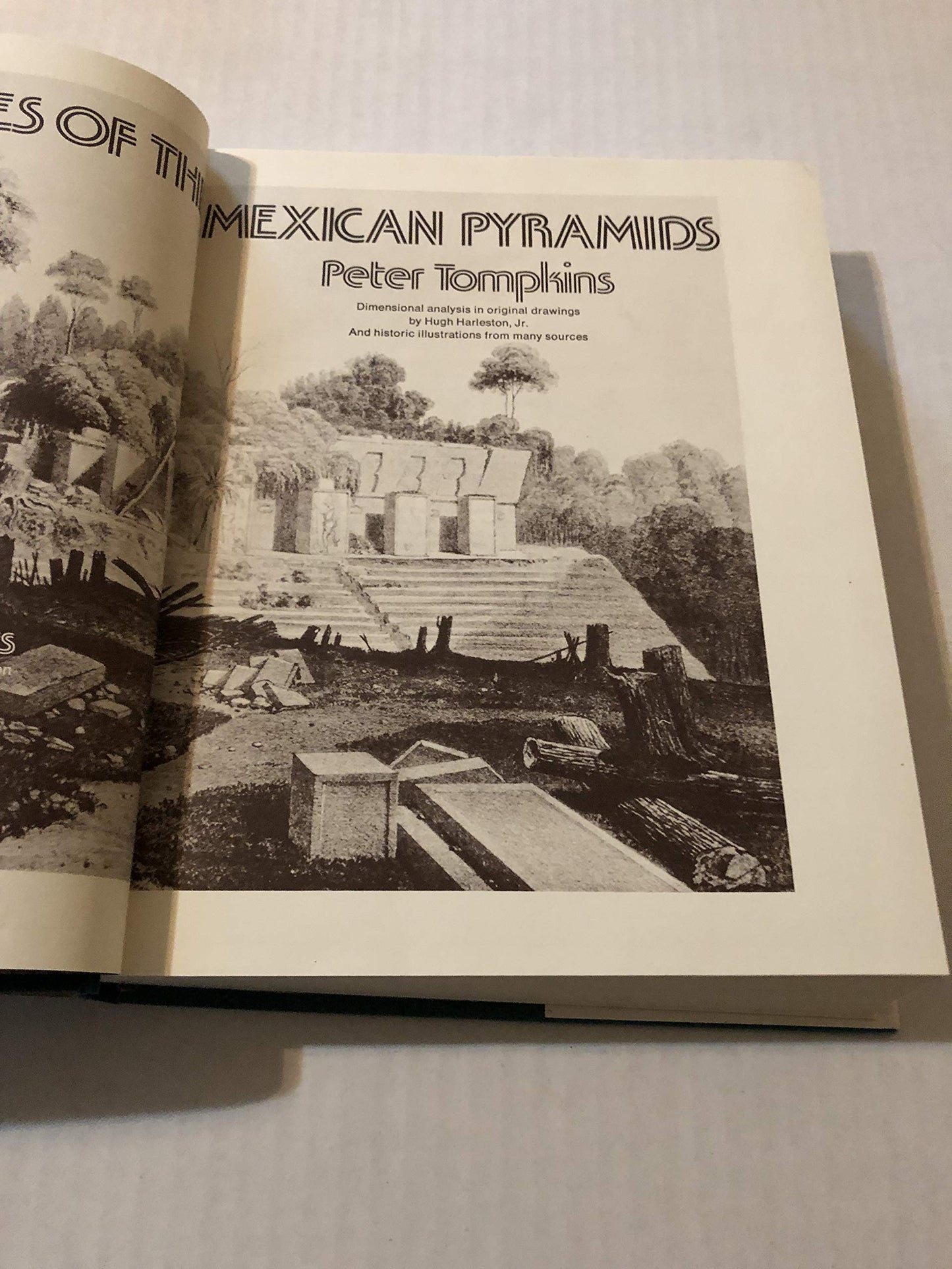 Mysteries of the Mexican Pyramids by Peter Tompkins