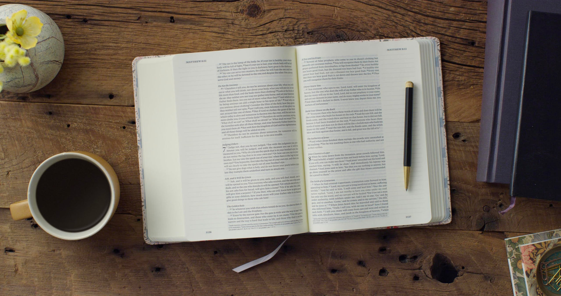ESV Single Column Journaling Bible, Artist Series (Cloth over Board, Lulie Wallace, In Bloom)