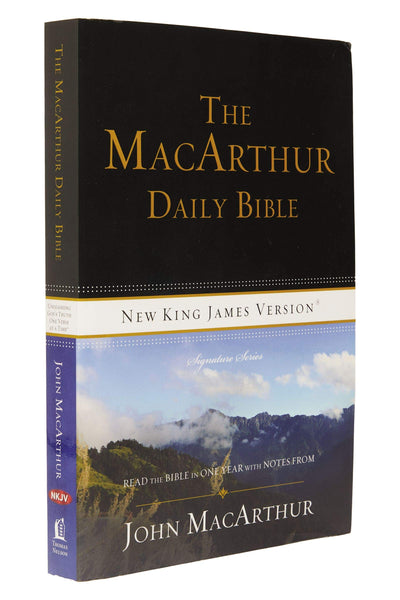 NKJV, The MacArthur Daily Bible, Paperback: Read Through the