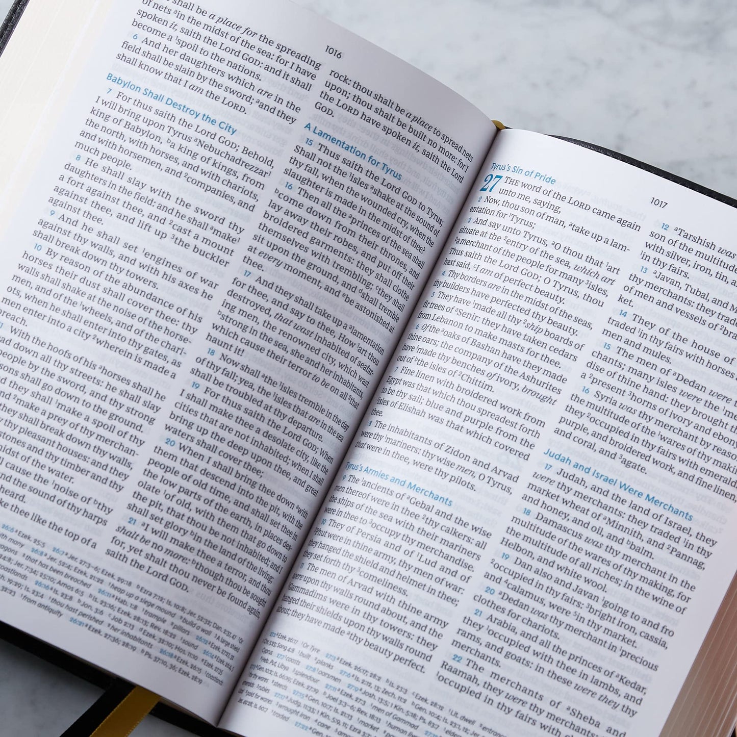 KJV Holy Bible: Large Print Verse-by-Verse with Cross References, Brown Genuine Leather, Comfort Print: King James Version (Maclaren Series)