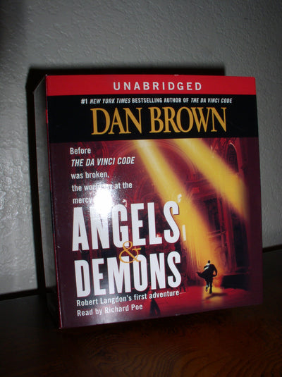 Angels & Demons: A Novel (Robert Langdon)