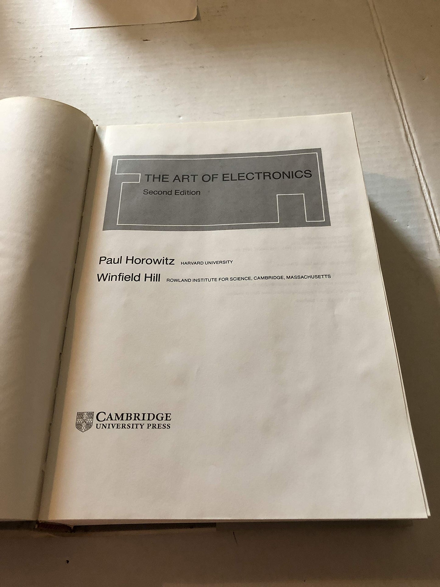 The Art of Electronics by Horowitz, Paul
