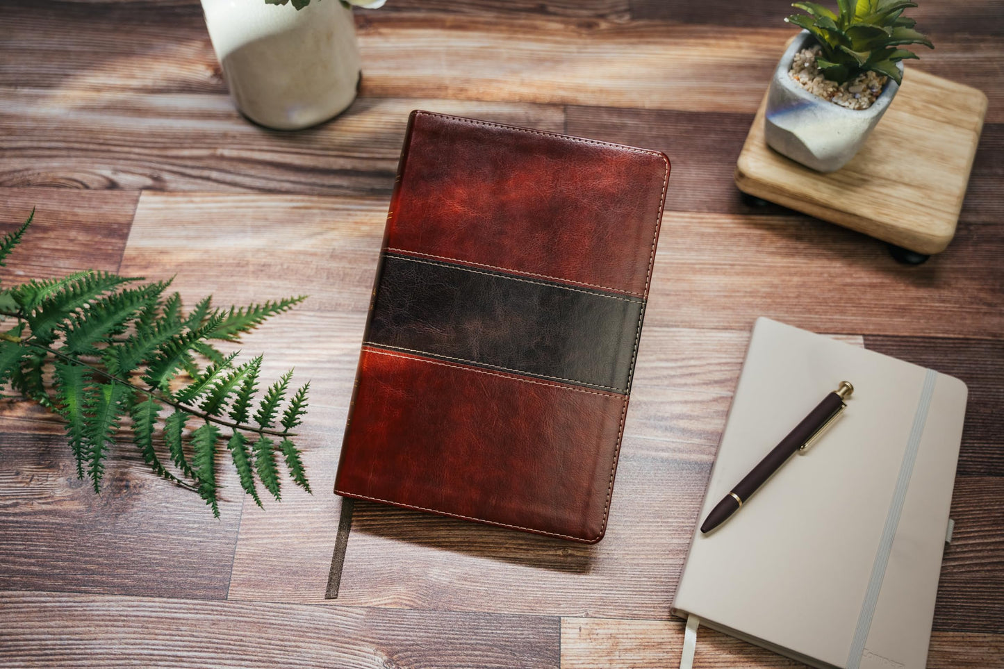 Reina Valera 1960 Biblia del Pescador, letra grande, caoba smil piel  RVR 1960 Fisher of Men Bible Hand size, Mahogany LeatherTouch (Spanish Edition)