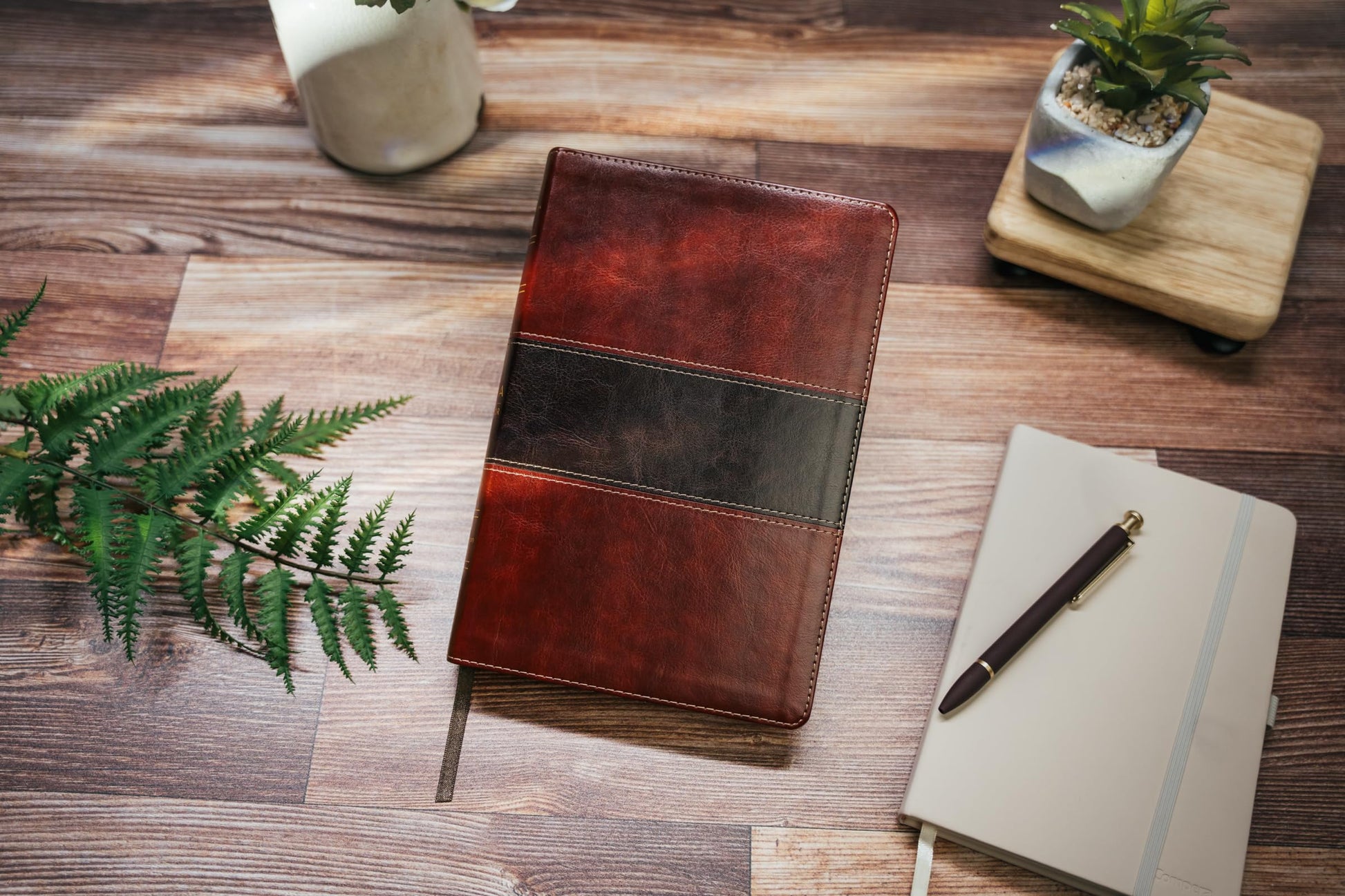 Reina Valera 1960 Biblia del Pescador, letra grande, caoba smil piel  RVR 1960 Fisher of Men Bible Hand size, Mahogany LeatherTouch (Spanish Edition)