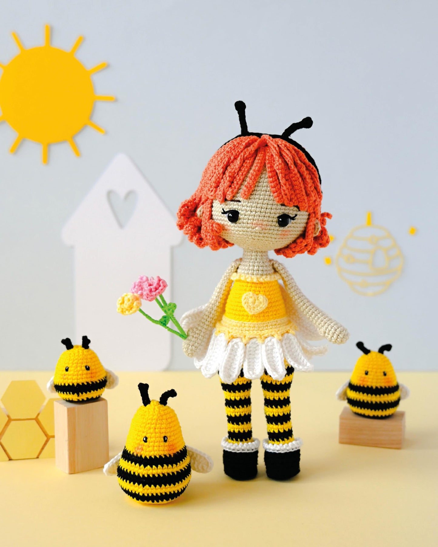 Kawaii Crochet Dolls: Amigurumi patterns for 10 adorable dolls and 30 cute characters