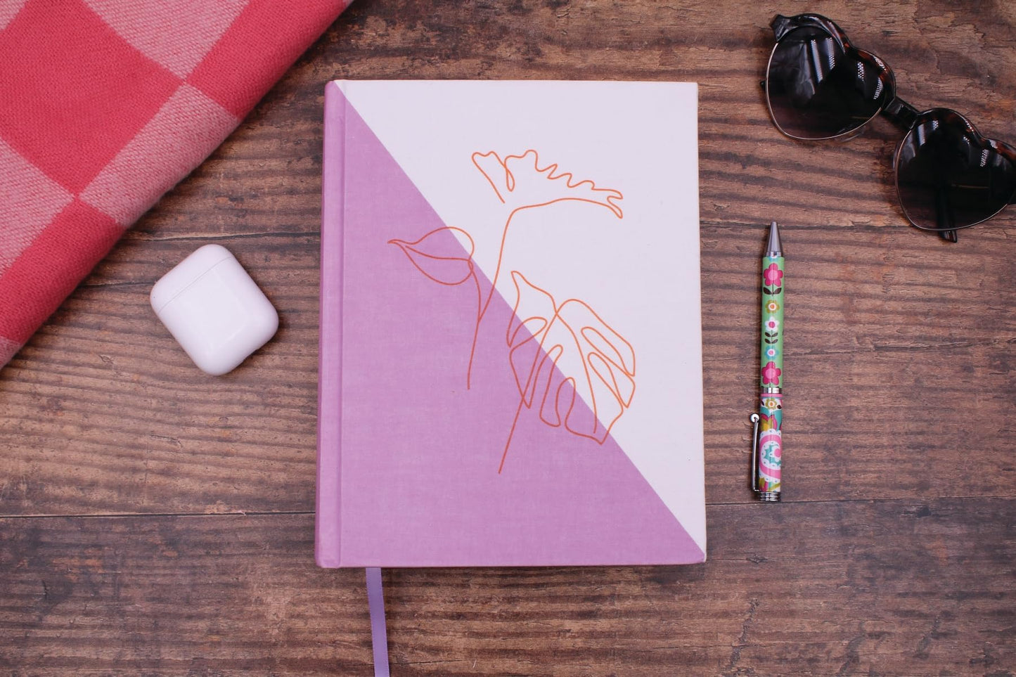 NIV, Journal the Word Bible for Teen Girls, Cloth over Board, Lavender/White, Red Letter: Includes Over 450 Journaling Prompts!